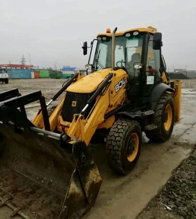 Аренда экскаватора-погрузчика