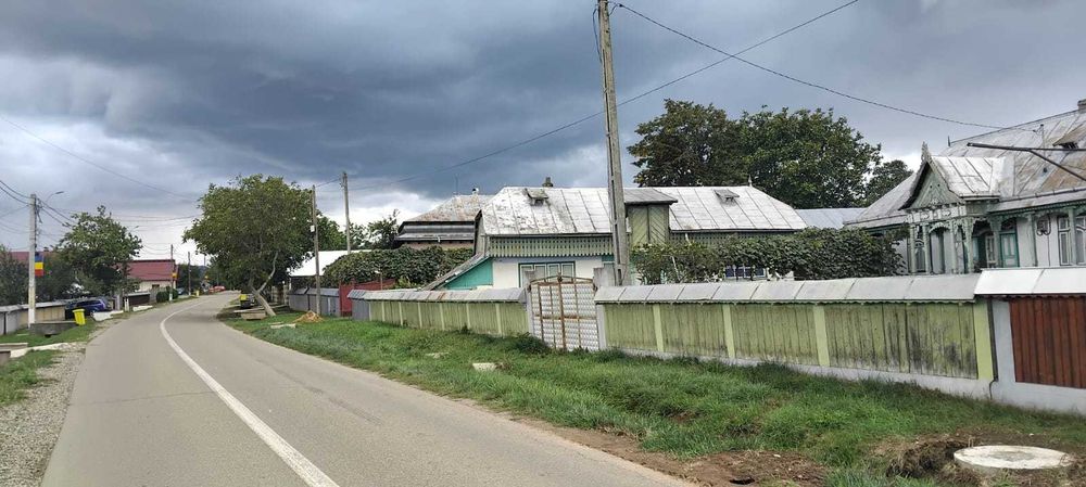 Vand casa in Raucesti neamt chiar la principala asfaltat