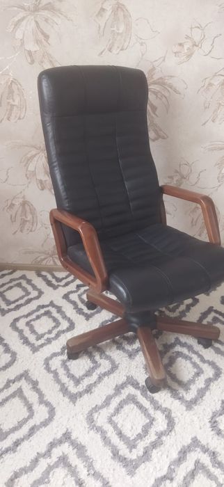 Продам офисное кресло