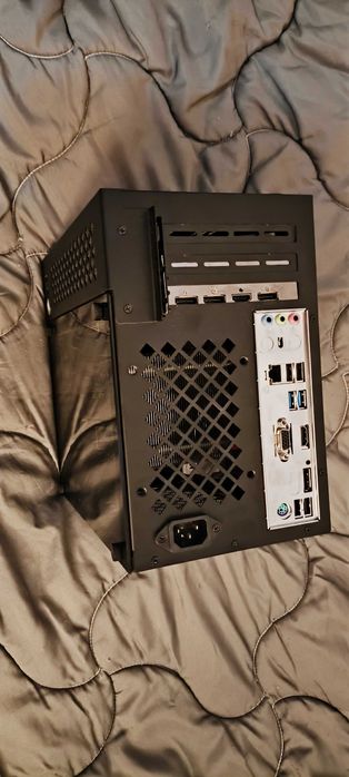 Gaming PC RX 6700 XT Ryzen 5 5600X 16GB RAM