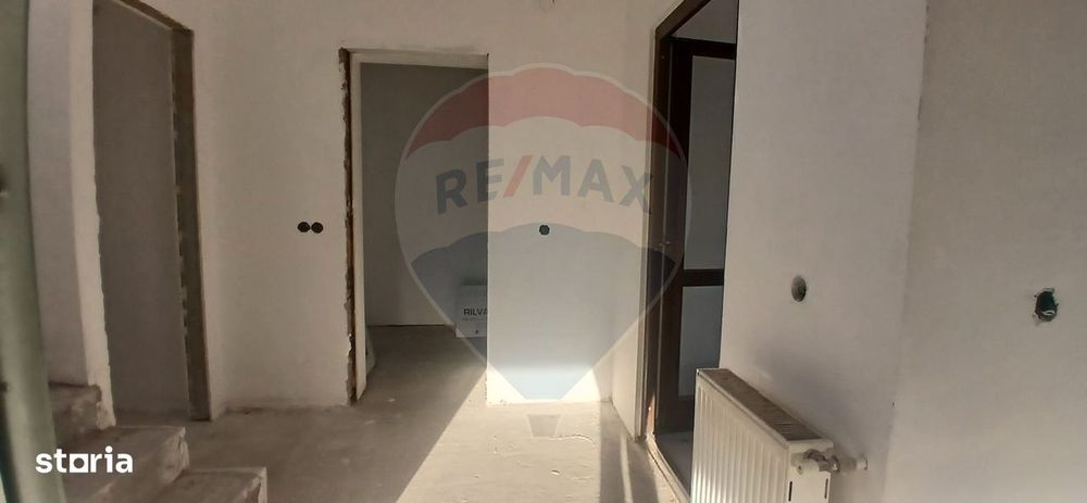 Casa individuala 4 camere cu teren 454 mp cartier privat Crevedia