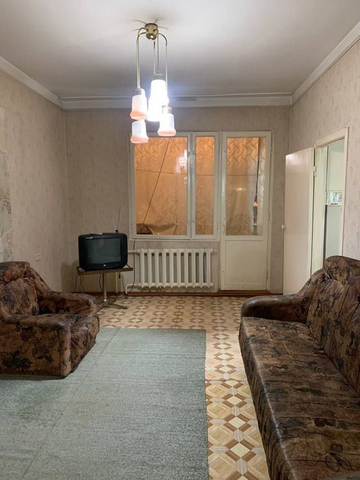 Yunusobod tumani 6 kvartlda 3 xonali kvartira sotiladi.