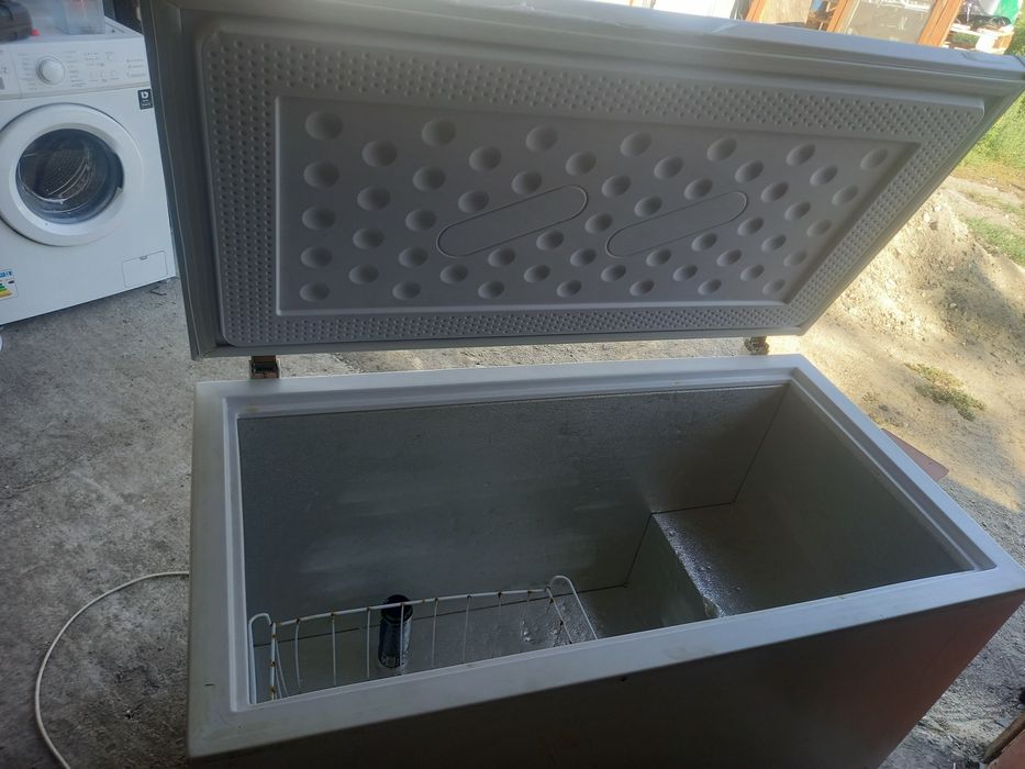 Продам морозильник