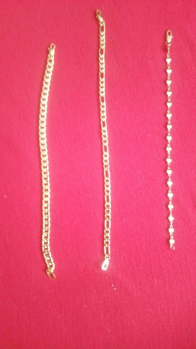 Гривни.         .