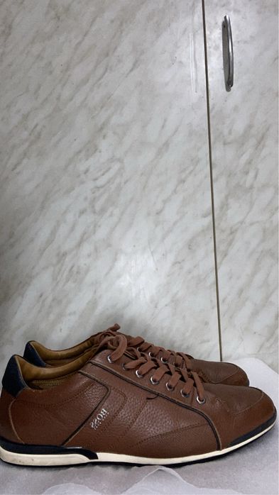 Hugo Boss saturn low