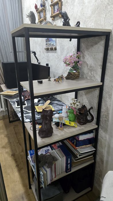 Продам стол вместе с полкой