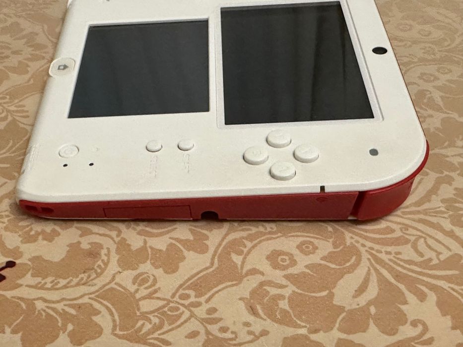 Nintendo 2DS конзола