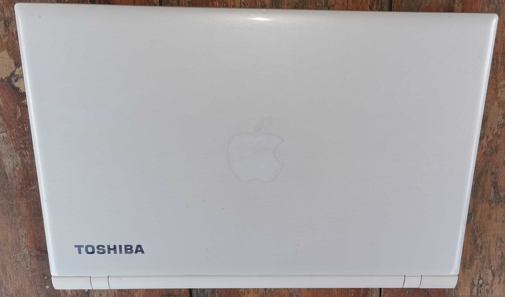 Лаптоп Toshiba SATELLITE L50D-10G