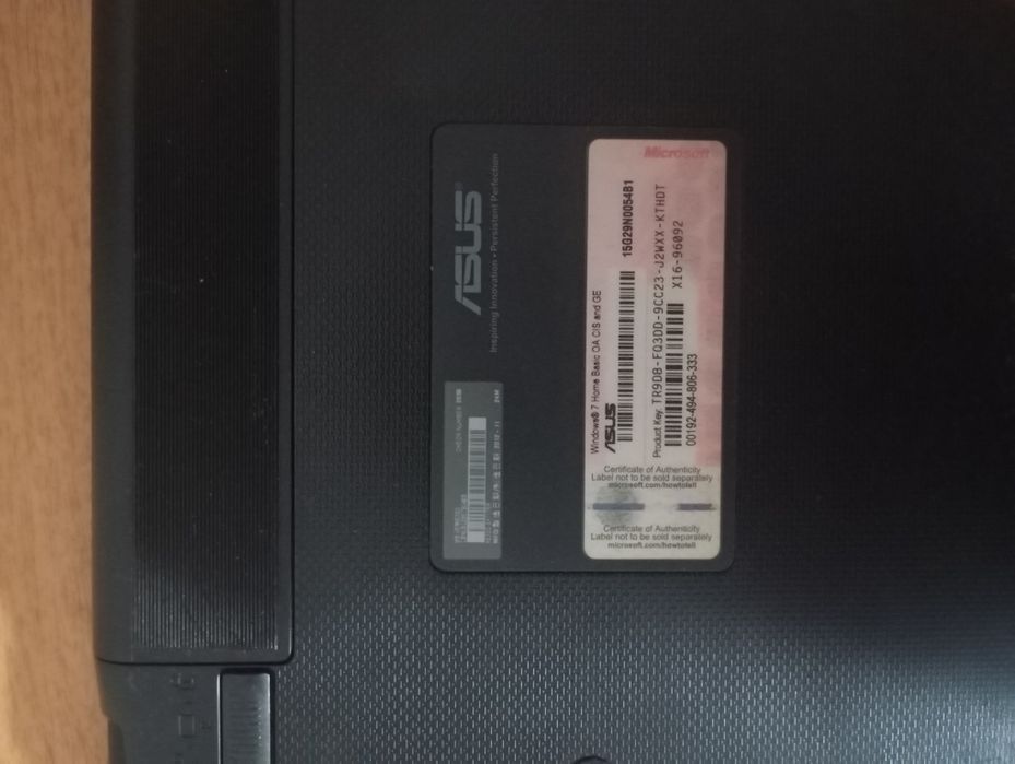 Asus на запчасти, включается