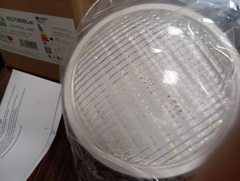 Лампи за басейни