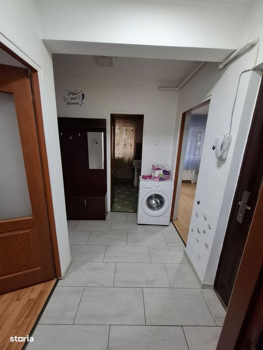 Apartament  de 3 camere, zona Orizont,potential excelent