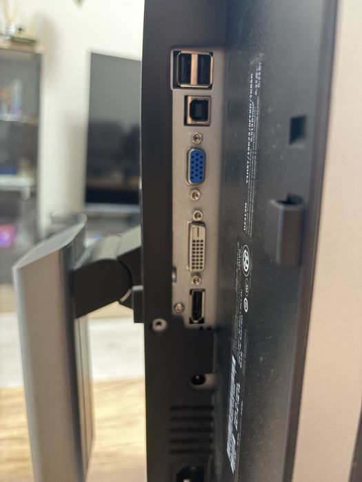 Монитор DELL