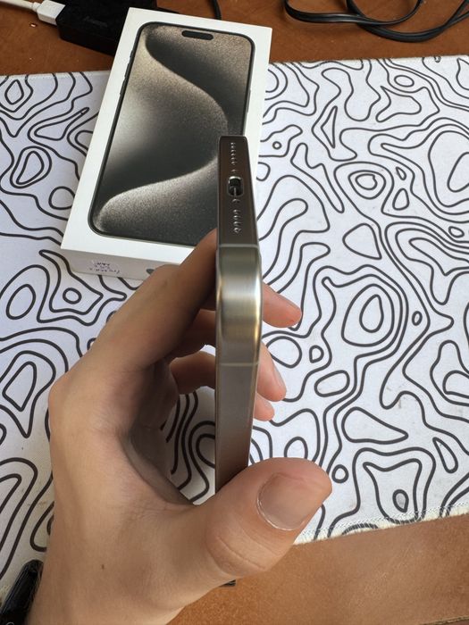iPhone 15 Pro Max (256GB) – Natural Titanium