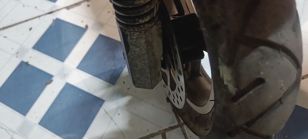 Продаю kugoo m4 с ошибкой е001