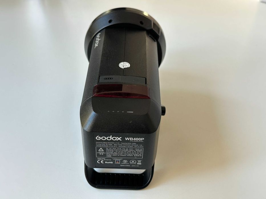 Godox AD400 Pro светкавица