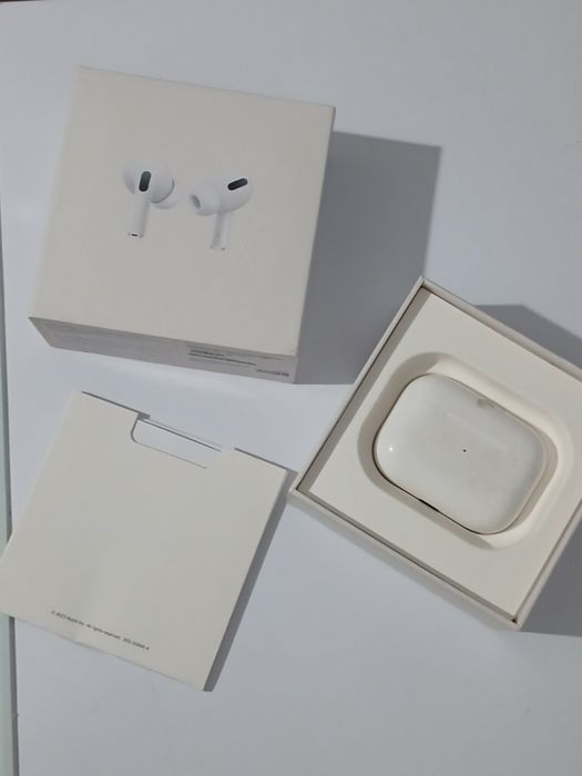AirPods Pro продаются