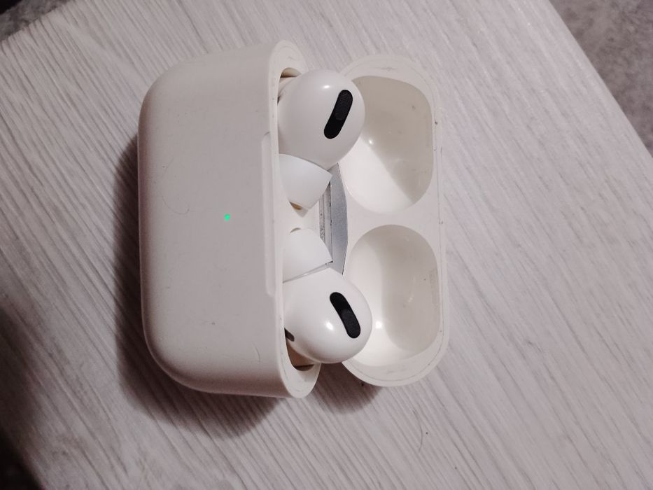 Продам НАУШНИКИ airpods pro