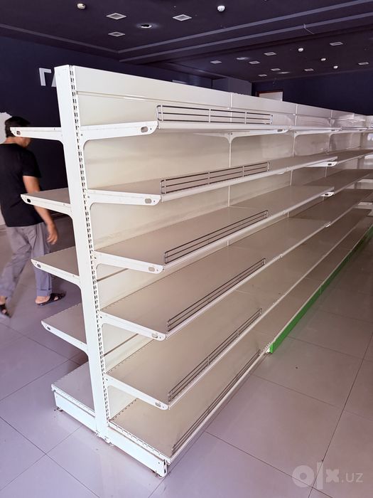 Стелажи, овощные полки и кассовые островки все для супермаркета готово