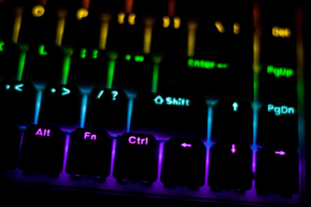 Tastatura mecanica gaming RGB, conectare prin cablu, 12 moduri