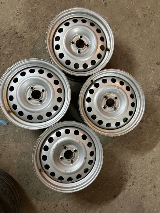 R16 PCD 4 *100 Комплект штампованных дисков