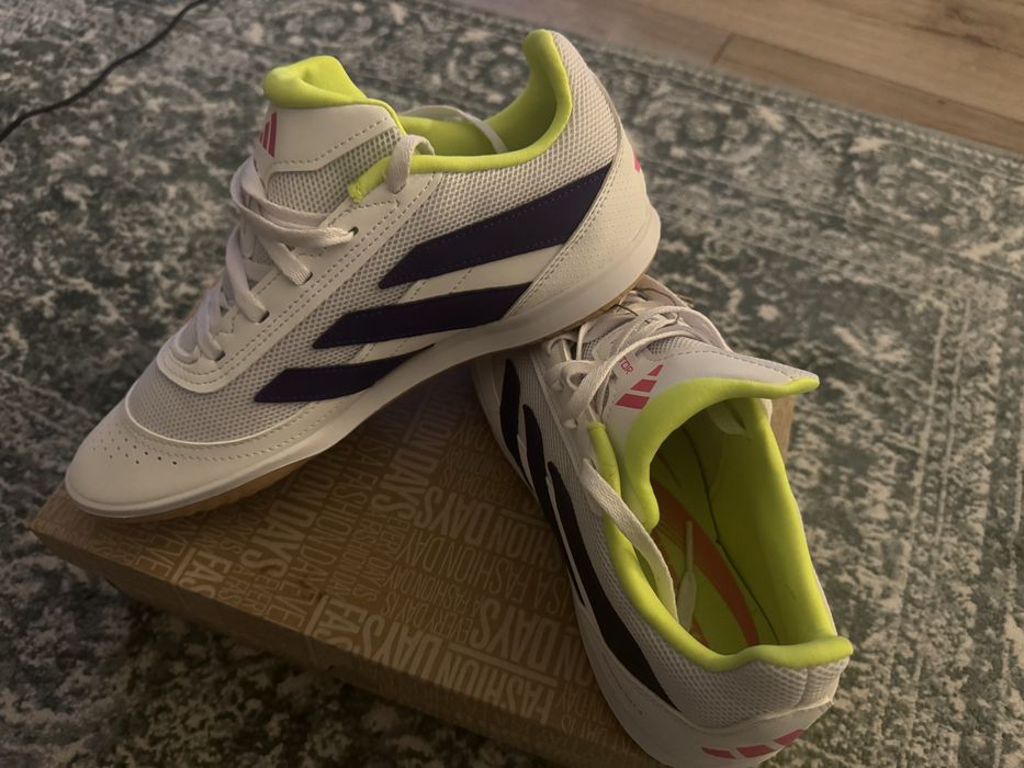 Adidas Predator  - 41 1/3