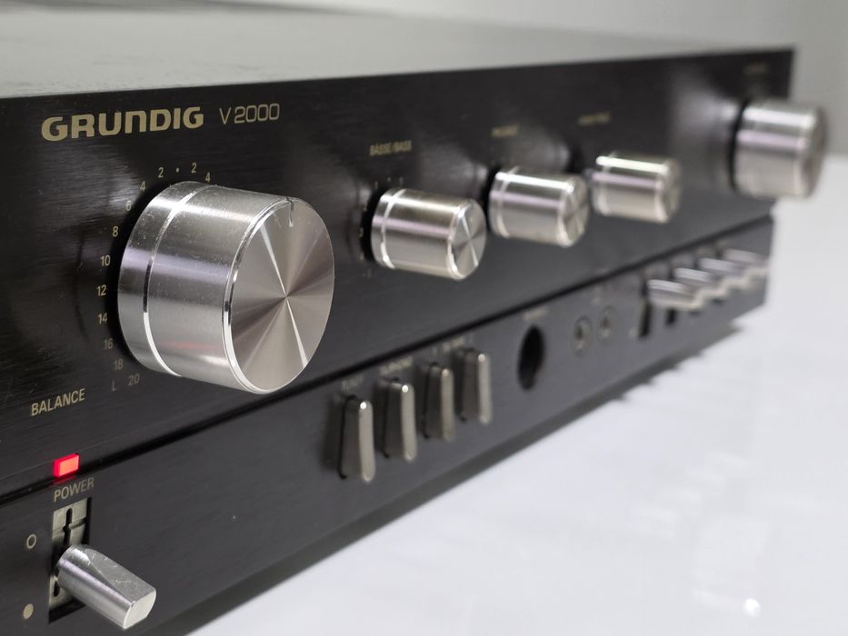 Grundig V2000 stereo amplifier