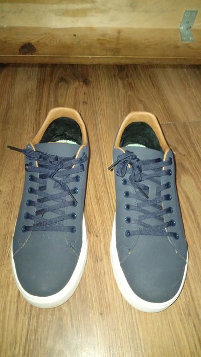 Крассовки Zara 42