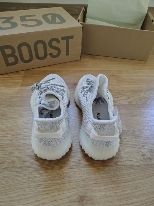Yeezy 350 v2 mărimea 42