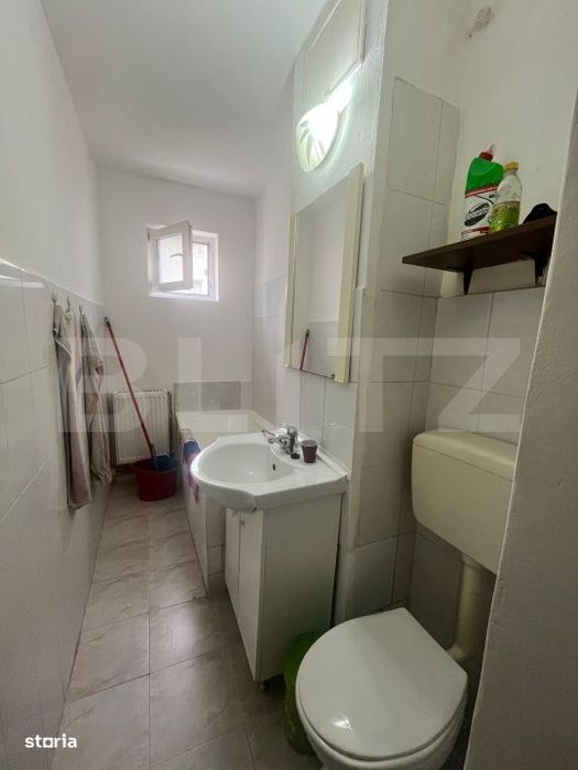 Apartament cu 3 camere, etaj 2, zona Lama