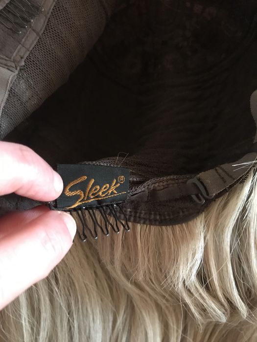 Peruca din fibra termo