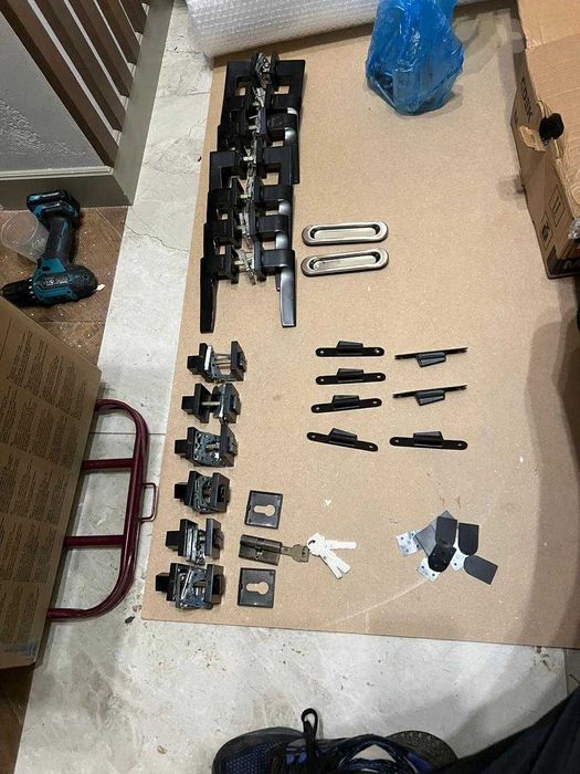 Ручки дверные черные