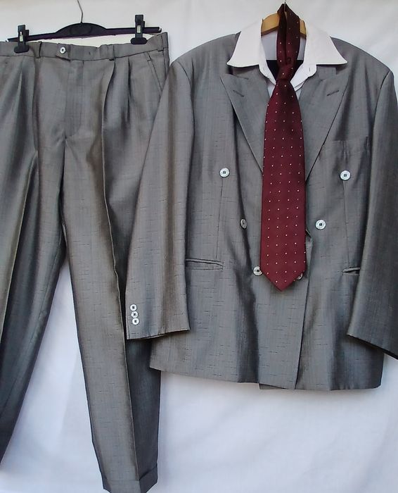 Мъжки луксозен костюм номер 54.