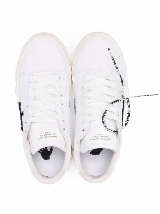 Off-White  Vulcanized low-top sneakers