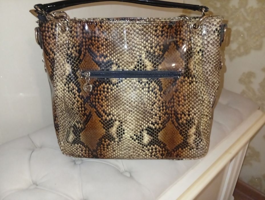 Дамская сумка. Лаковая