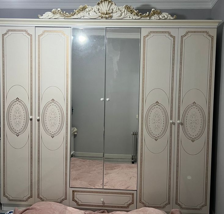 Спальный гарнитур