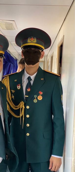 Парадный кастюм военный