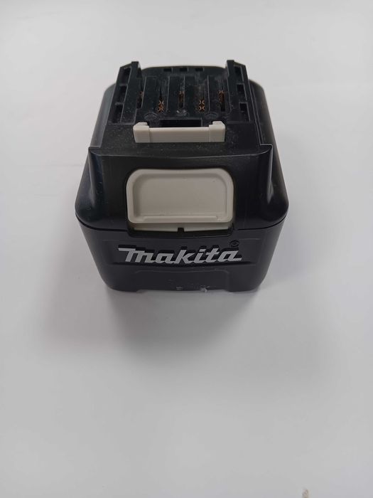 зарядно устройство за акумулаторни батерии  Makita DC10SB, LED дисплей