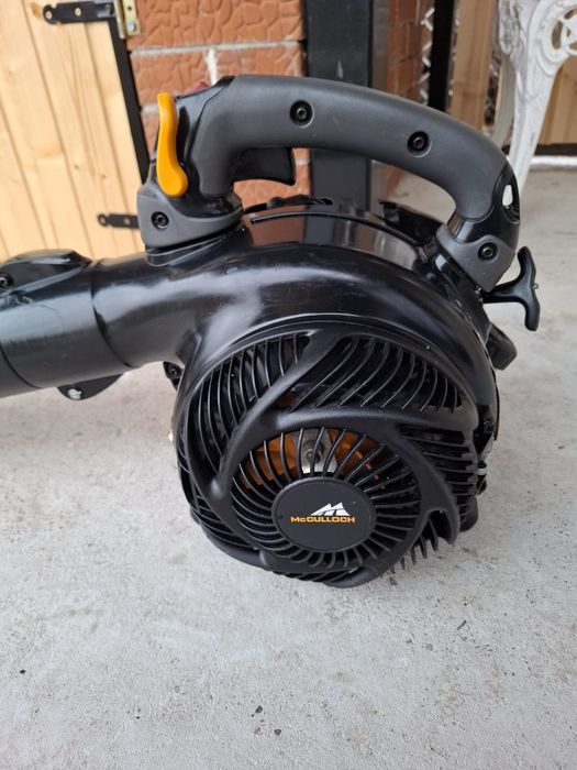 Mcculoch/ Husqvarna suflanta GBV345