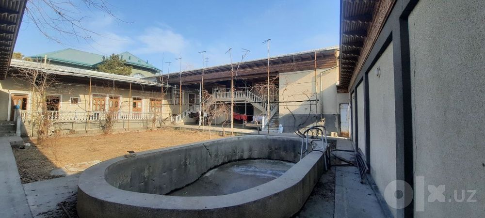 Arendaga uchaska beriladi 9 xona 8 xona padval 8 sotixli uchaska