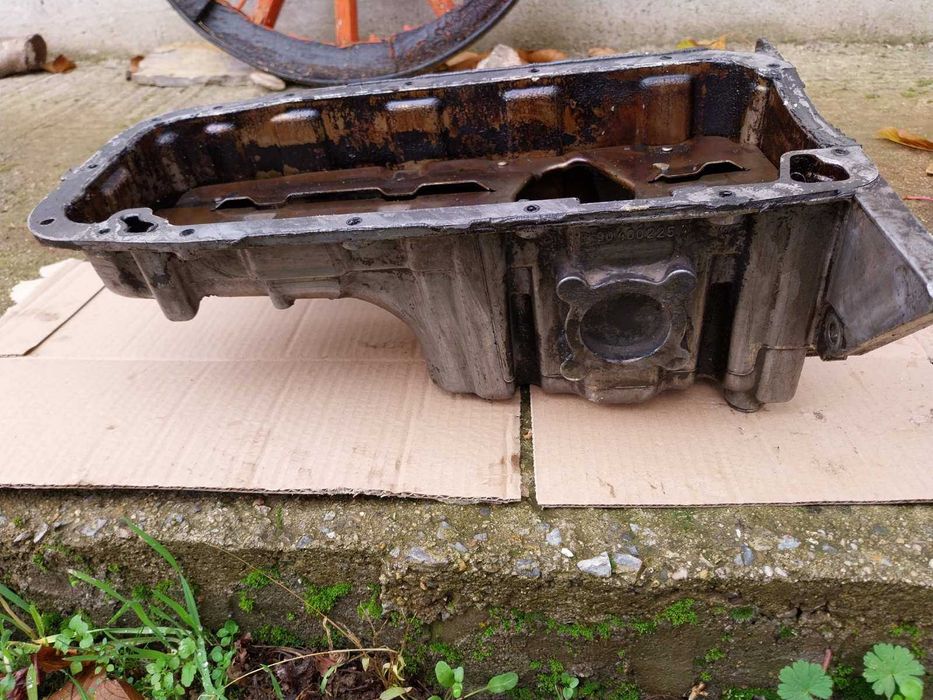 Цилиндрова глава за двигател x18xe1, картер, капак клапани, масл помпа