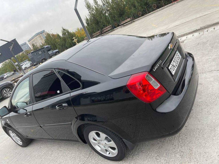 Gentra avtomat bez lyuk