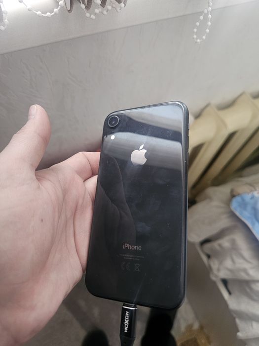 Продам iPhone 10xr