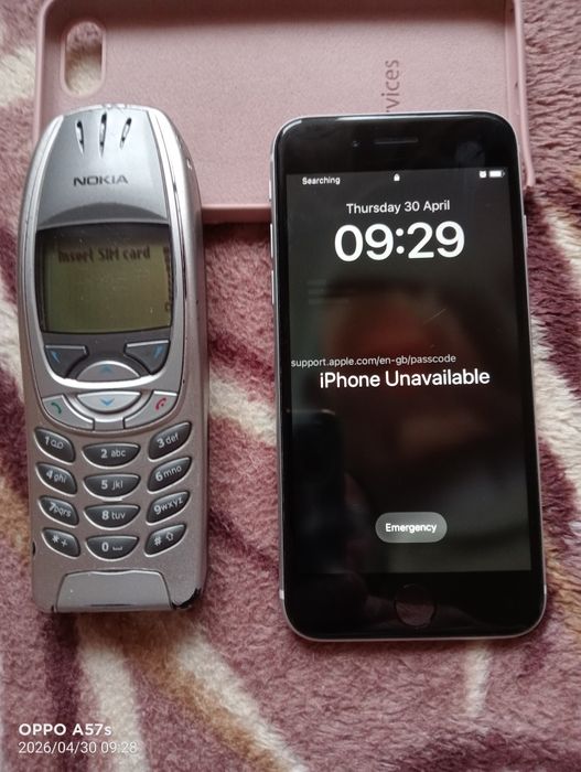 iPhone 8, Nokia 6310 i.