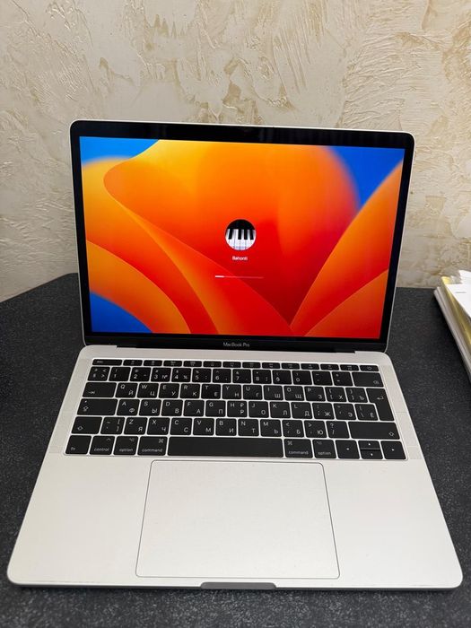 MacBook Pro 13' 2017 i5 8 gb SSD 128 gb