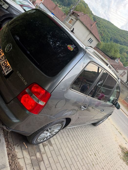 **volkswagen touran 1\.4 tsi 140 cp – 7 locuri – 2006**