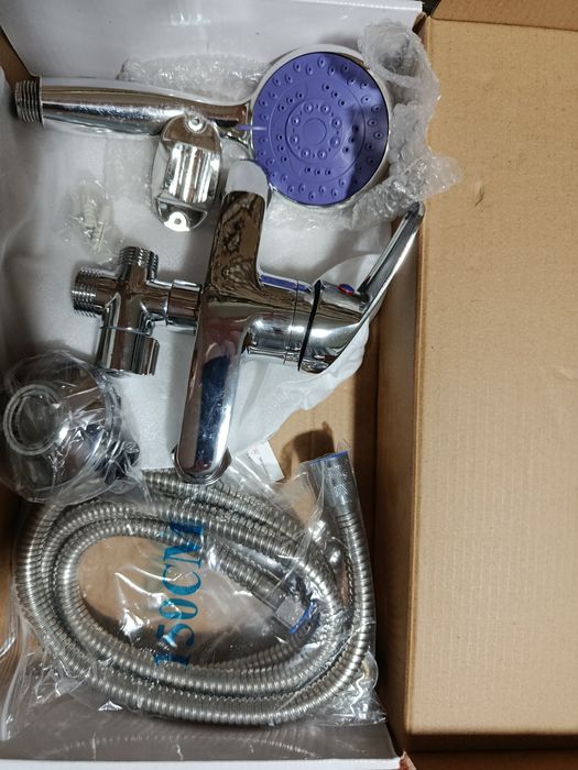 Смеситель душ для ванны Сосо+3 разных режима лейки