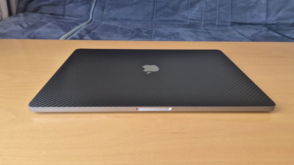 Apple MacBook Pro A1990