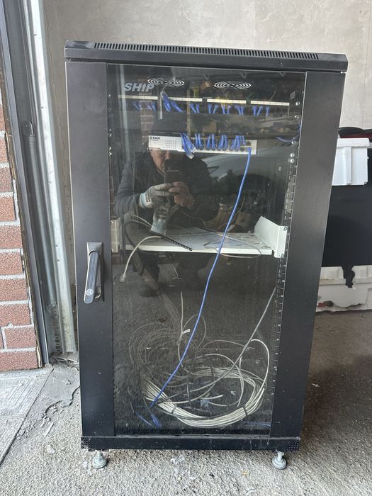 Шкаф серверный