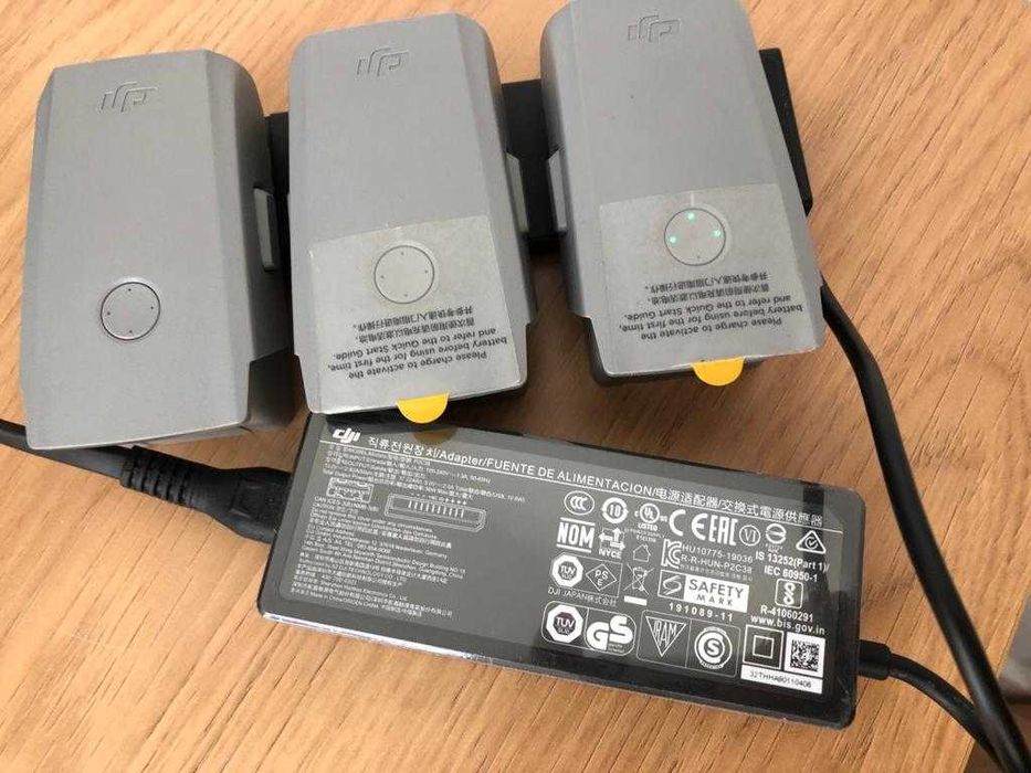 Dronă DJI Mavic Air 2 Fly More Combo  versiunea SUA inregistrata caa