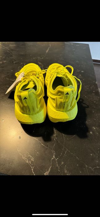 Adidas de designer Stella McCartney light boost